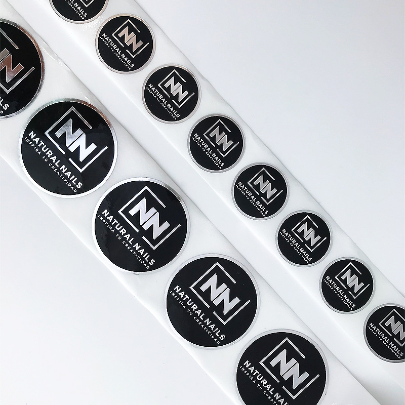 Lepicí nálepky na kosmetické obaly