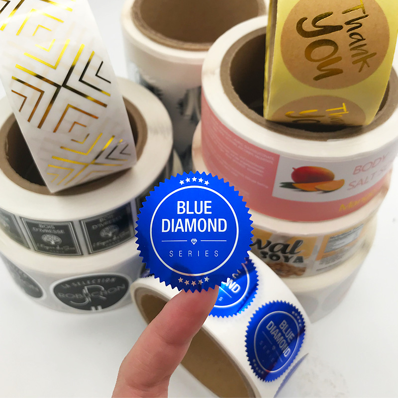 Lepicí štítek z potahovaného papíru