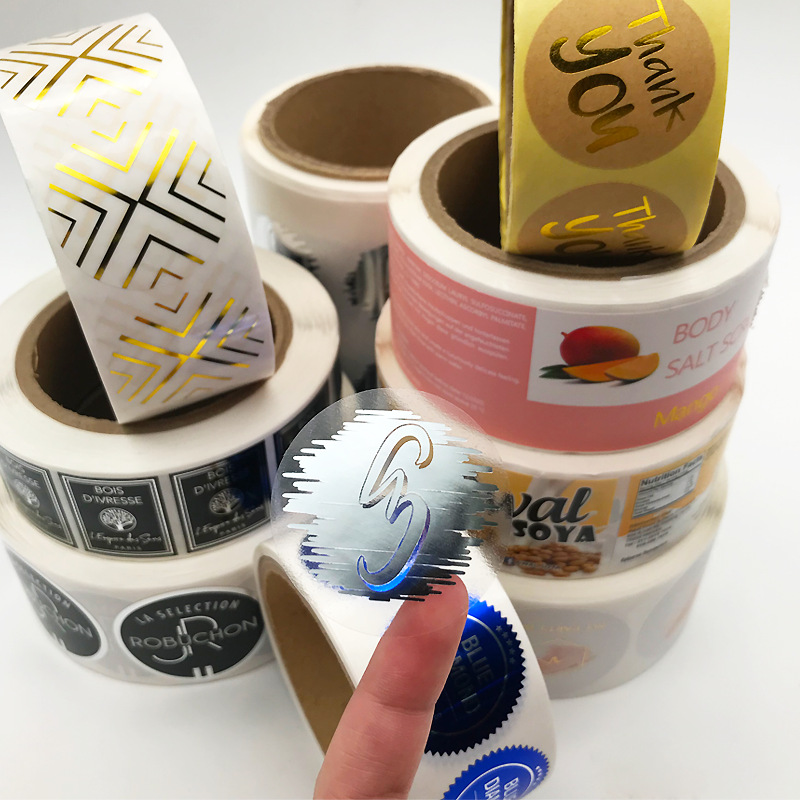 Lepicí štítek z potahovaného papíru